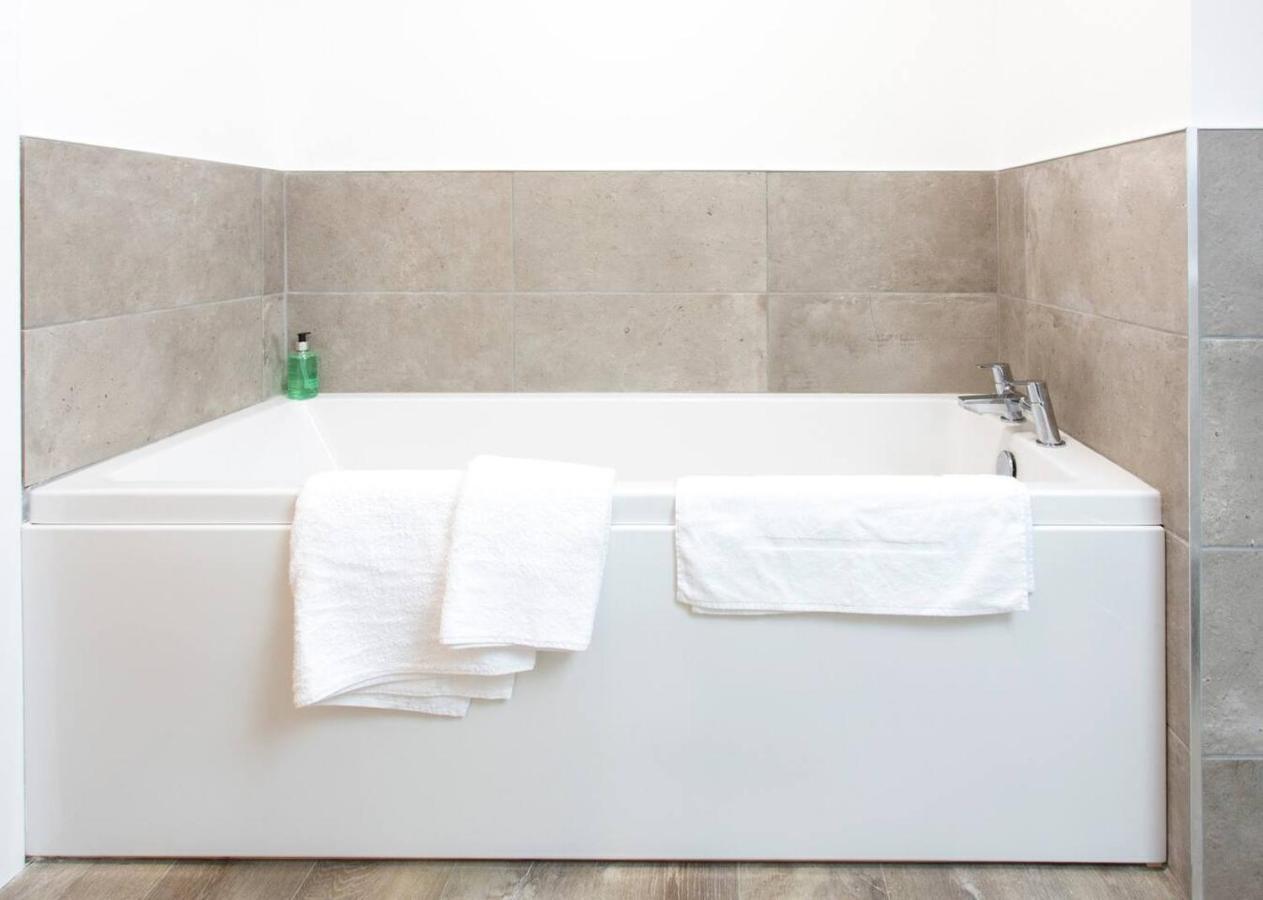 Remarkable 2-Bed Apartment In Culross 외부 사진